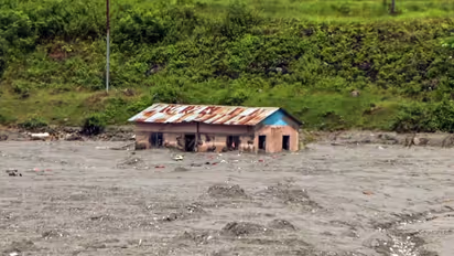 nepal glacier collapse flood nepal china border 100 km trishuli river disaster 10 Photo
