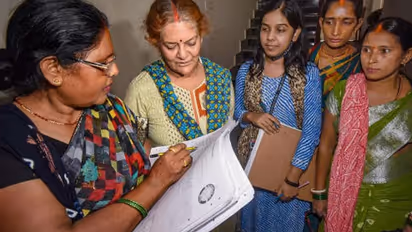 2 5 lakh govt employees for census Service disruption Govt due to staff shortage