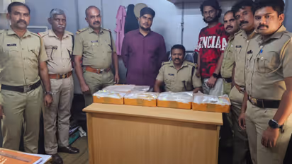 Gold seized from Valayar