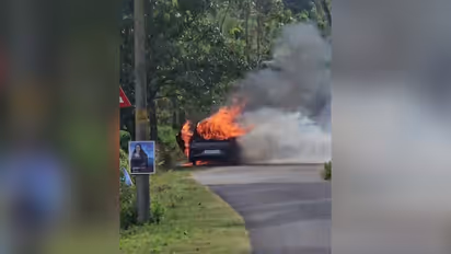 Car caught fire
