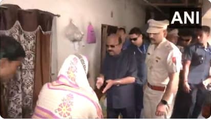 Murshidabad Violence: মুর্শিদাবাদে ওয়াকফ সংশোধনী আইনের বিরুদ্ধে বিক্ষোভের সময় সংঘটিত হিংসায় আক্রান্তদের সঙ্গে দেখা করেছেন পশ্চিমবঙ্গের রাজ্যপাল সিভি আনন্দ বোস। 