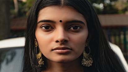 is wearing bindi helpful for young skin