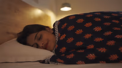 disadvantages of sleeping with lights on