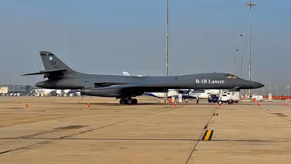 B-1B Lancer Bomber: 