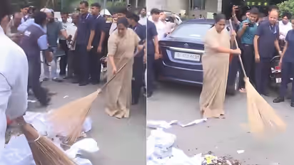 Rekha Gupta, Clean Delhi