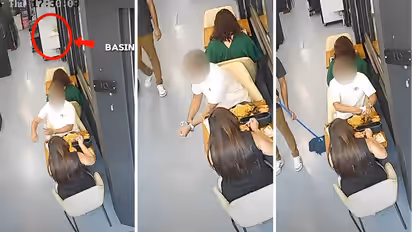 Singapore Restaurant Video Viral Eatery Calls Out Customer For Washing Hands Beside Dining Table