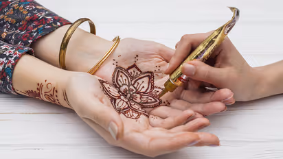 How-to-make-henna-with-tea-leaves