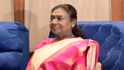 അധ്യാപക ദിനം; 'വിദ്യാർത്ഥികളുടെ സ്വഭാവ രൂപീകരണം അധ്യാപകരുടെ പ്രാഥമിക കടമ', മികച്ച അധ്യാപകർക്കുള്ള ദേശീയ പുരസ്കാരങ്ങൾ സമ്മാനിച്ച് രാഷ്ട്രപതി