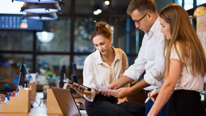 Indian professional shares five US workplace habits on LinkedIn