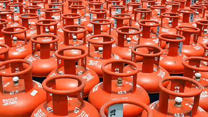 LPG गैस सिलेंडर के दामों में हुई कटौती