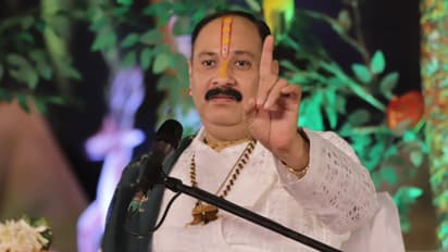 Pandit Pradeep Mishra biography