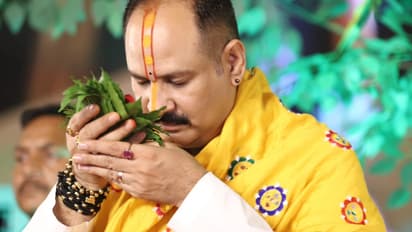 Pandit Pradeep Mishra biography