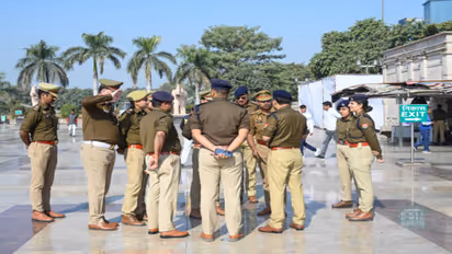 up police bravery bijnor hostage minor girl rescued knife threat