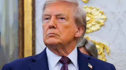 US warships transit Strait of Hormuz amid Iran tensions