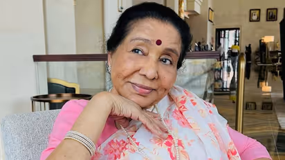asha bhosle superhit song from film hare rama hare krishna was banned on radio and doordarshan for this reason