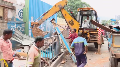 Bengaluru street vendors call bandh against footpath eviction drive