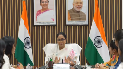 Rekha Gupta interction with Delhi University colleges students