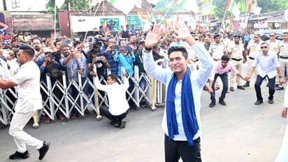 After his wife Abhishek Banerjee summons  by ED   may be questioned in recruitment corruption case 