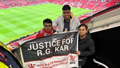 RG KAR PROTEST - MAN UTD SUPPORTERS
