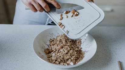 how-to-chop-dry-fruits-quickly