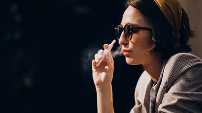 smoking-side-effect-in-teenage-girls
