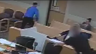 criminal sprints out of courtroom