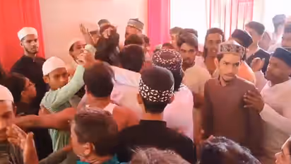 Attack to stop Durga Puja at Garden Reach