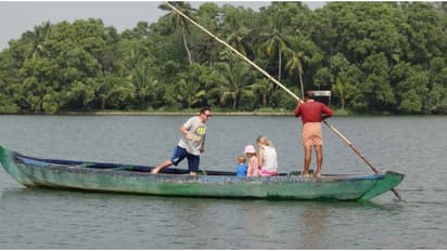 Ponnumthuruthu island