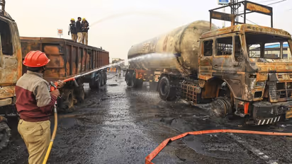 jaipur ajmer highway lpg gas cylinders