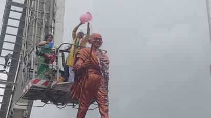 pune gandhi statue