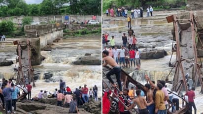 Pune bridge collapse