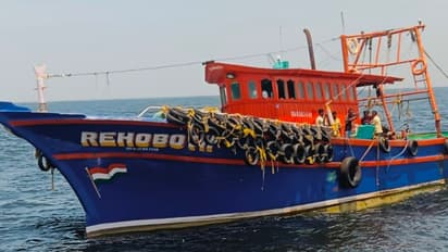 boat without documents seized