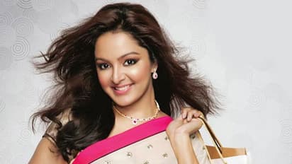 Despite of average box office performance, Manju Warrier hikes fees higher