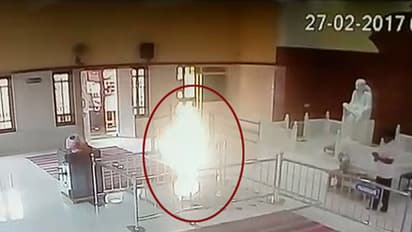 ಹುಣಸೂರಿನಲ್ಲಿ ಬಾಬಾ ಅಚ್ಚರಿ-ವಿಸ್ಮಯ; ಸಾಯಿಬಾಬಾ ಆಕೃತಿಯಲ್ಲಿ ದಿವ್ಯ ಬೆಳಕು ಗೋಚರ