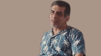 തീയറ്ററില് ദേശീയ ഗാനം കേള്പ്പിച്ചപ്പോള് എഴുനേല്കാത്തതിന് ഭിന്നശേഷിക്കാരന് നേരെ ആക്രമണം