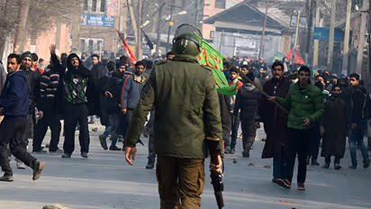 കശ്മീരില് ഹുറിയത് നേതാവ് ഉമർ ഫാറൂഖ് അറസ്റ്റിൽ