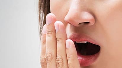 വായ്നാറ്റം ഈസിയായി അകറ്റാം