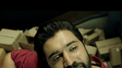 Video: 'Sakhavu' Nivin Pauly lights up Thalassery