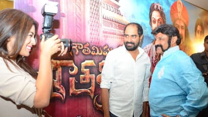 బాలకృష్ణను కిలుక్కుమనిపించిన శ్రియ ఫోటో గ్యాలరీ