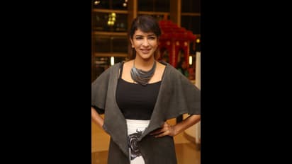 అంత సంతోషం ఎందుకు..?: మంచు లక్ష్మి ఫైర్