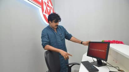 జనసేన పార్టీ ఆఫీస్ ను ఓపెనింగ్ చేసిన పవన్ కళ్యాణ్