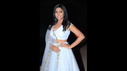 అ..మూవీ ప్రీ రిలీజ్ ఈవెంట్ లో ఈషా