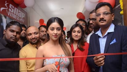 വീണ്ടും ഗ്ലാമറസായി അനു ഇമ്മാനുവല്