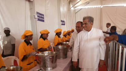 ಮಹಾ ಮಸ್ತಕಾಭಿಷೇಕದ ಭೋಜನಾಲಯಕ್ಕೆ ಡಾ.ಡಿ. ವೀರೇಂದ್ರ ಹೆಗ್ಗಡೆ ಭೇಟಿ