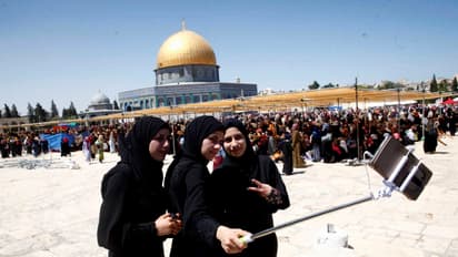 Eid 2016: Muslims observe holy month of Ramadan