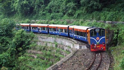 জম্মু ও লাদাখের পর এবার দার্জিলিং-কে কেন্দ্রশাসিত অঞ্চলের দাবি, অমিত শাহ-কে চিঠি বিজেপি নেতার
