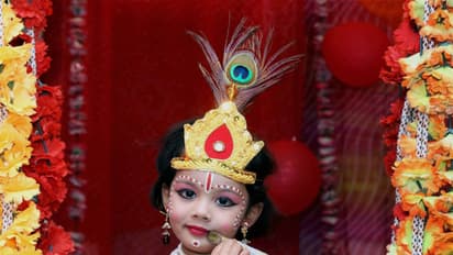 জন্মাষ্টমীতে আপনার সন্তানকে এভাবে গোপালের মত সাজান, সবাই প্রশংসা করবে