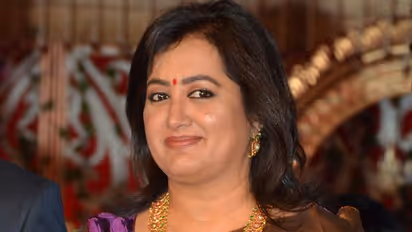 ಮಂಡ್ಯ ಕ್ಷೇತ್ರದ ಚುನಾವಣೆ ಸ್ಪರ್ಧೆ ಬಗ್ಗೆ ಸುಮಲತಾ ಹೇಳಿದ್ದೇನು..?