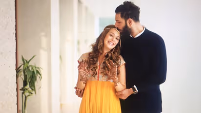 Yuvraj-Hazel baby: হ্যাজেলের কোলে 'খুদে যুবরাজ', এখনই প্র্যাকটিসে নিয়ে যেতে চান বাবা