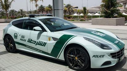 140 കിലോമീറ്റര് വേഗതയില് നിയന്ത്രണം നഷ്ടപ്പെട്ട കാറിനെ രക്ഷിക്കാന് ദുബായ് പൊലീസിന്റെ സാഹസികത-വീഡിയോ